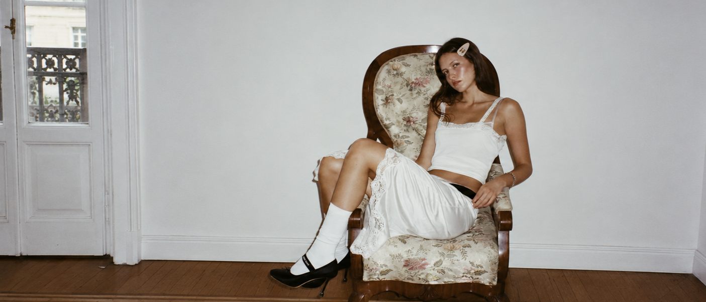 Contemporary women's fashion